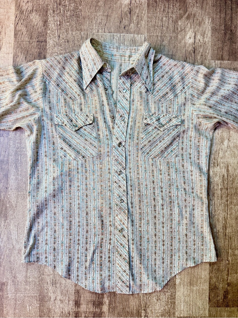 Vintage 70s 80s Western Pearl Snap Shirt Floral Stripe Pattern Long Collar